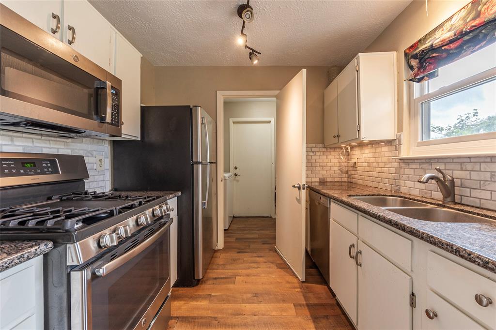 2622 N Brompton Drive, Pearland, Texas image 12