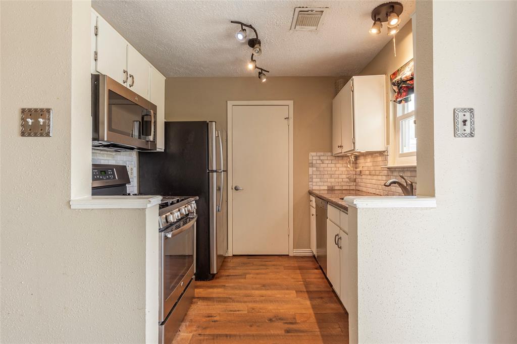 2622 N Brompton Drive, Pearland, Texas image 9