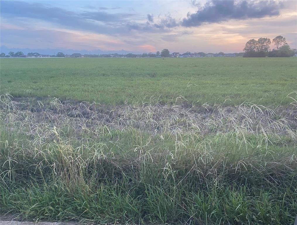 607 Longhorn Trail, Angleton, Texas image 1