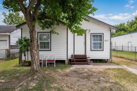 1807 Nashby Street La Marque TX 77568
