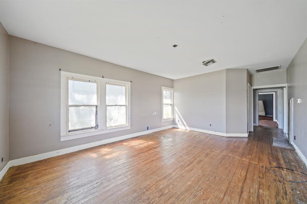 1105 N Rusk Street, Wharton, Texas image 5