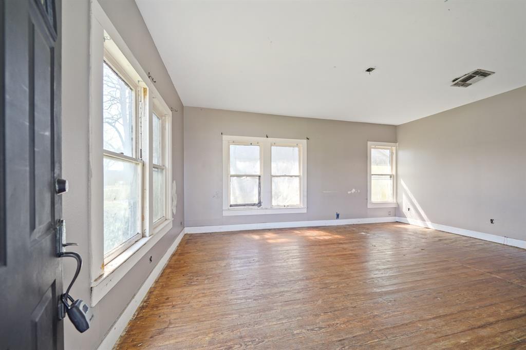 1105 N Rusk Street, Wharton, Texas image 3