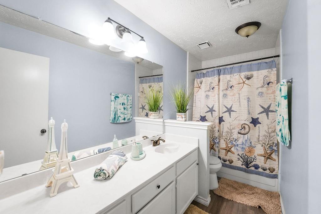 7710 Eight Willows Road, Missouri City, Texas image 19