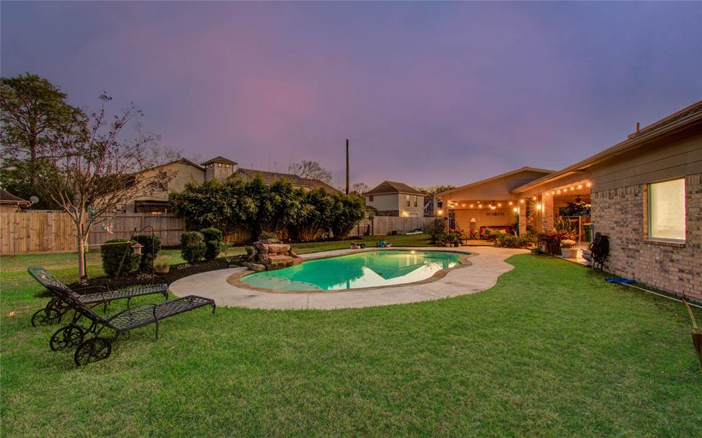2934 Cove View Drive, Seabrook, Texas image 40