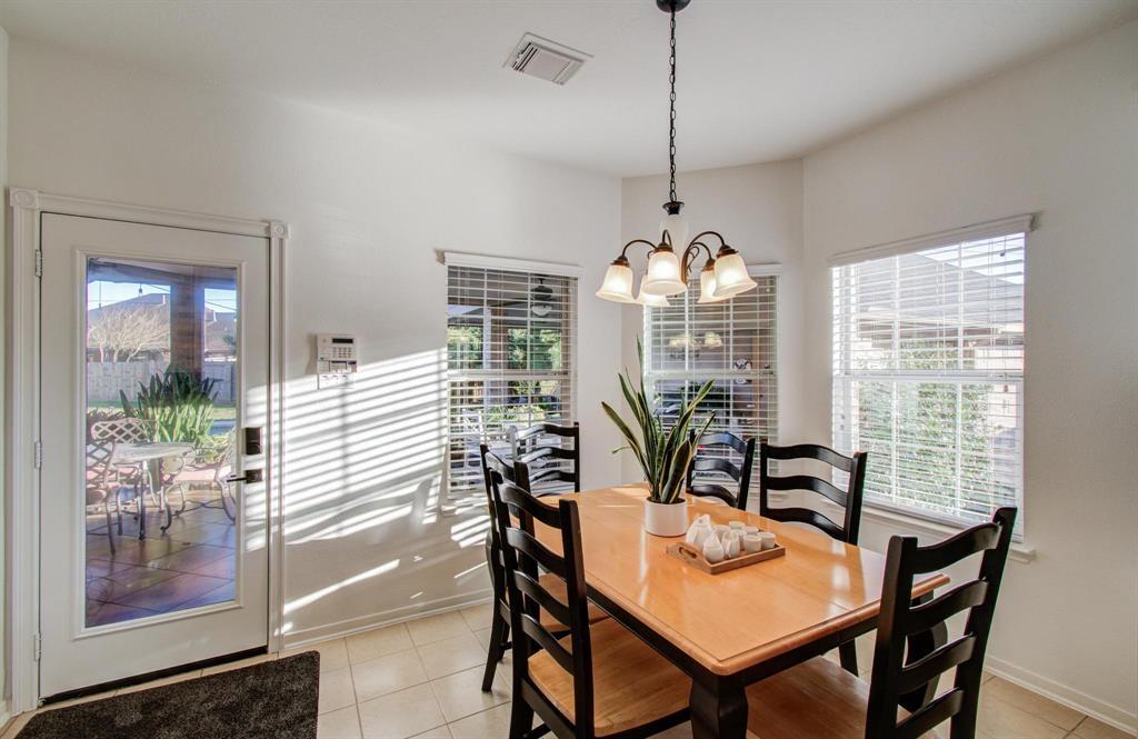 2934 Cove View Drive, Seabrook, Texas image 13