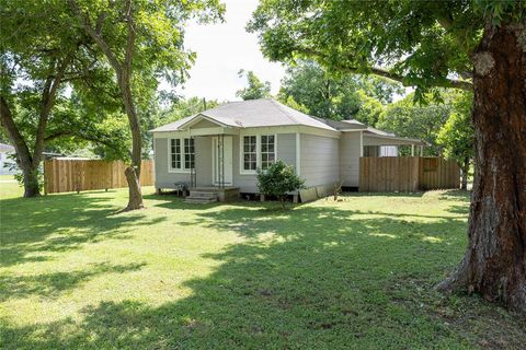 Photo of 1314 Rampart Street, Columbus, TX 78934 (MLS # 40394227) Photo of 1314 Rampart Street, Columbus, TX 78934 (MLS # 40394227)
