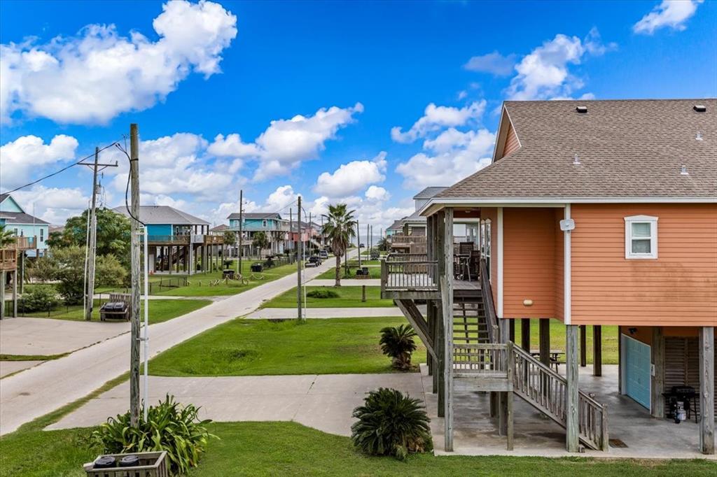 879 Wommack Dr, Crystal Beach, Texas image 9