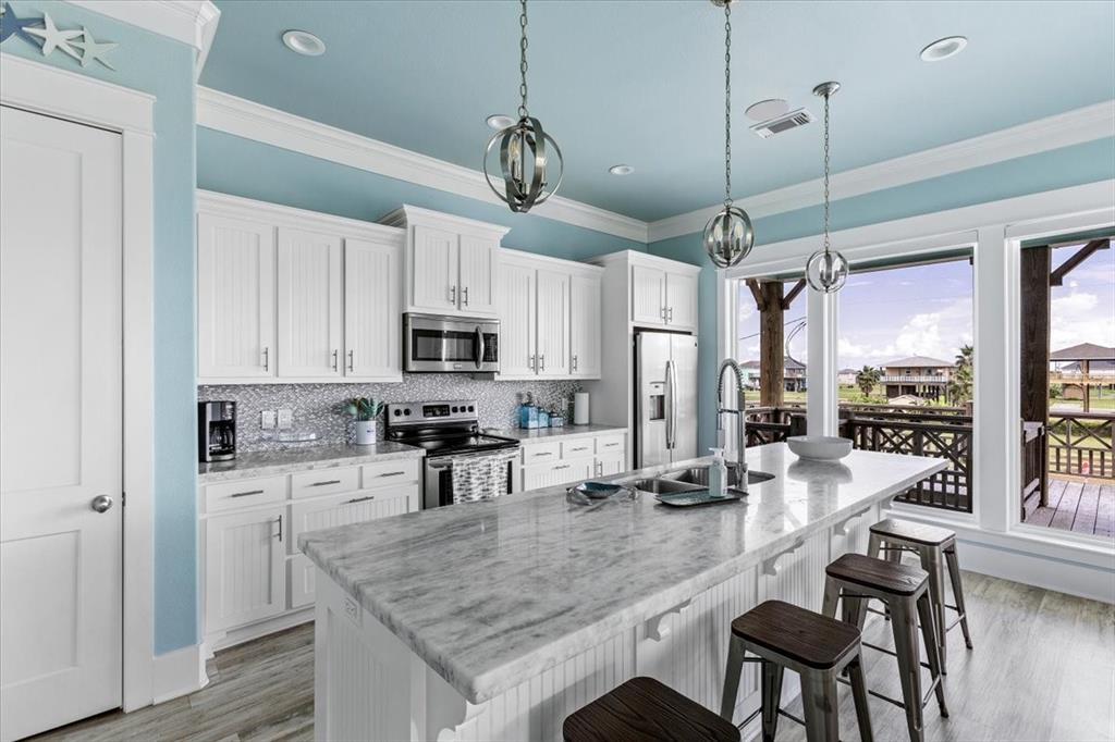 879 Wommack Dr, Crystal Beach, Texas image 18