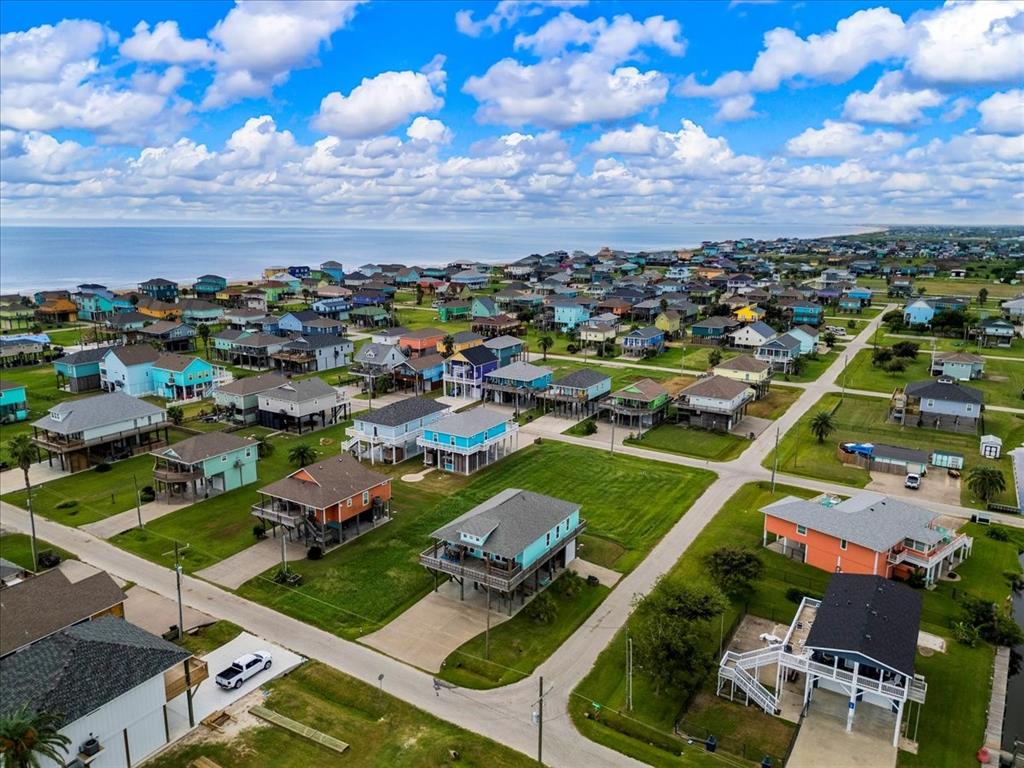 879 Wommack Dr, Crystal Beach, Texas image 6