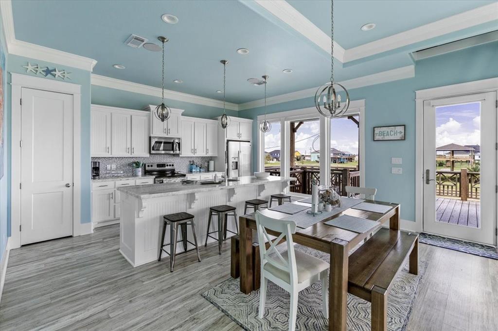 879 Wommack Dr, Crystal Beach, Texas image 16