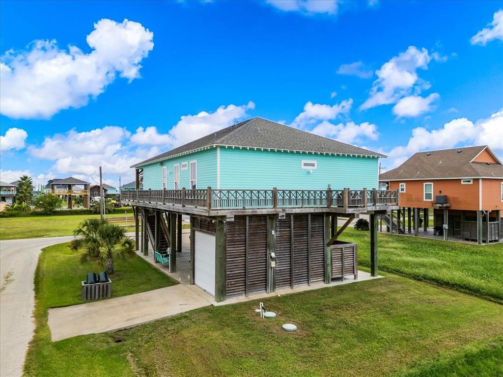 879 Wommack Dr, Crystal Beach, Texas image 4