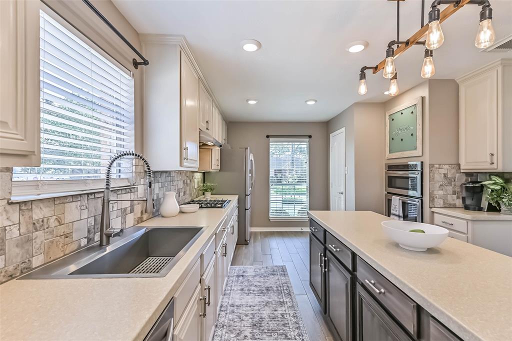 308 Willowood Drive, League City, Texas image 6