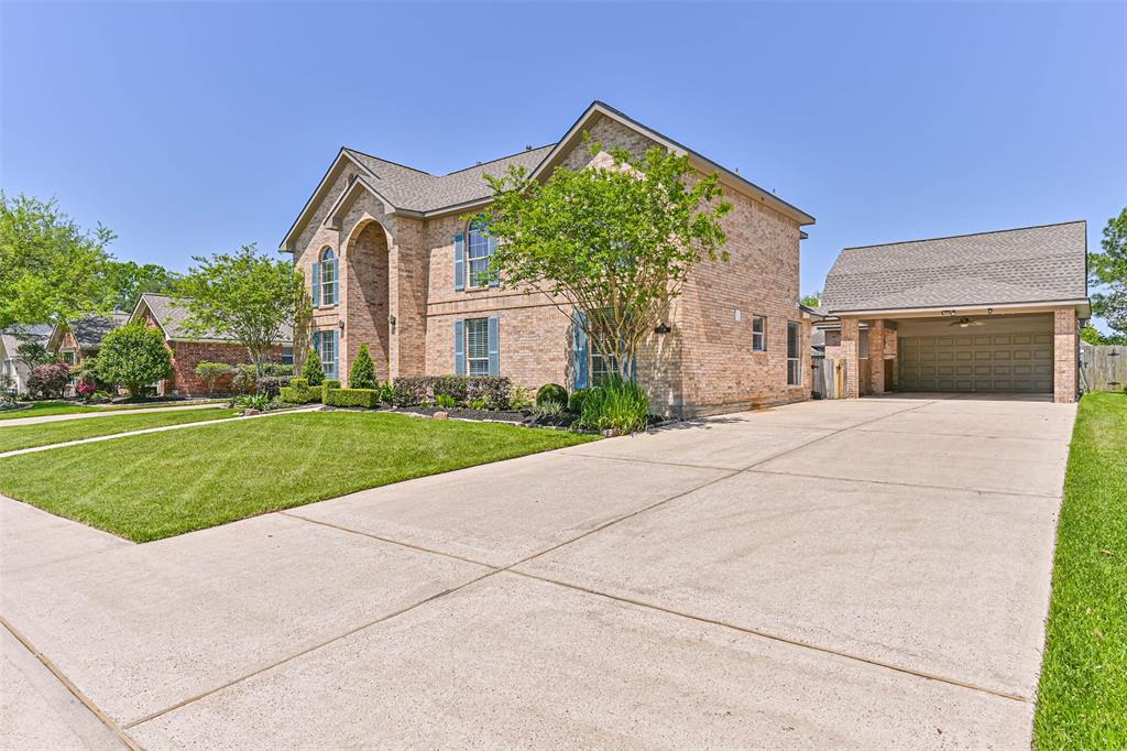 308 Willowood Drive, League City, Texas image 2