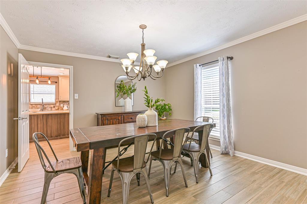 308 Willowood Drive, League City, Texas image 4