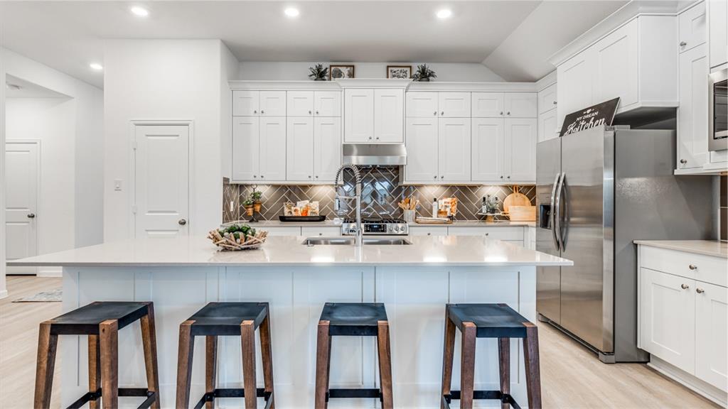 2419 Phantom Quartz Lane, Rosharon, Texas image 3