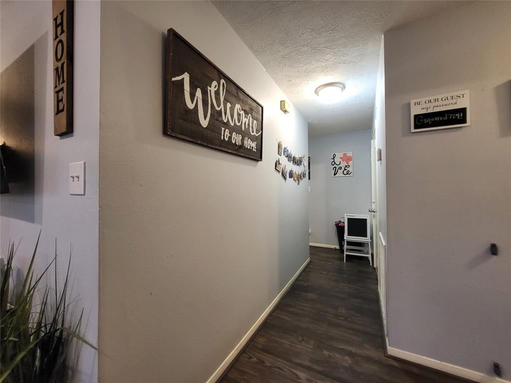 9406 Walnut Glen Drive, Houston, Texas image 3