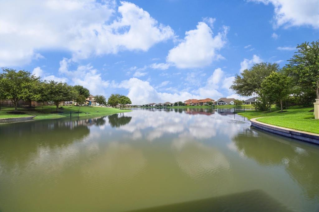 10306 Grape Creek Grove Lane, Cypress, Texas image 40