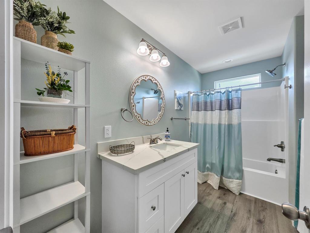 1062 Cedar Lane, Gilchrist, Texas image 33
