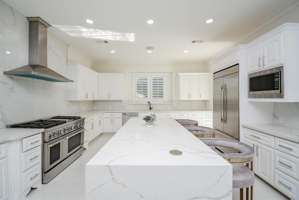 15307 Vista Creek Court, Sugar Land, Texas image 9