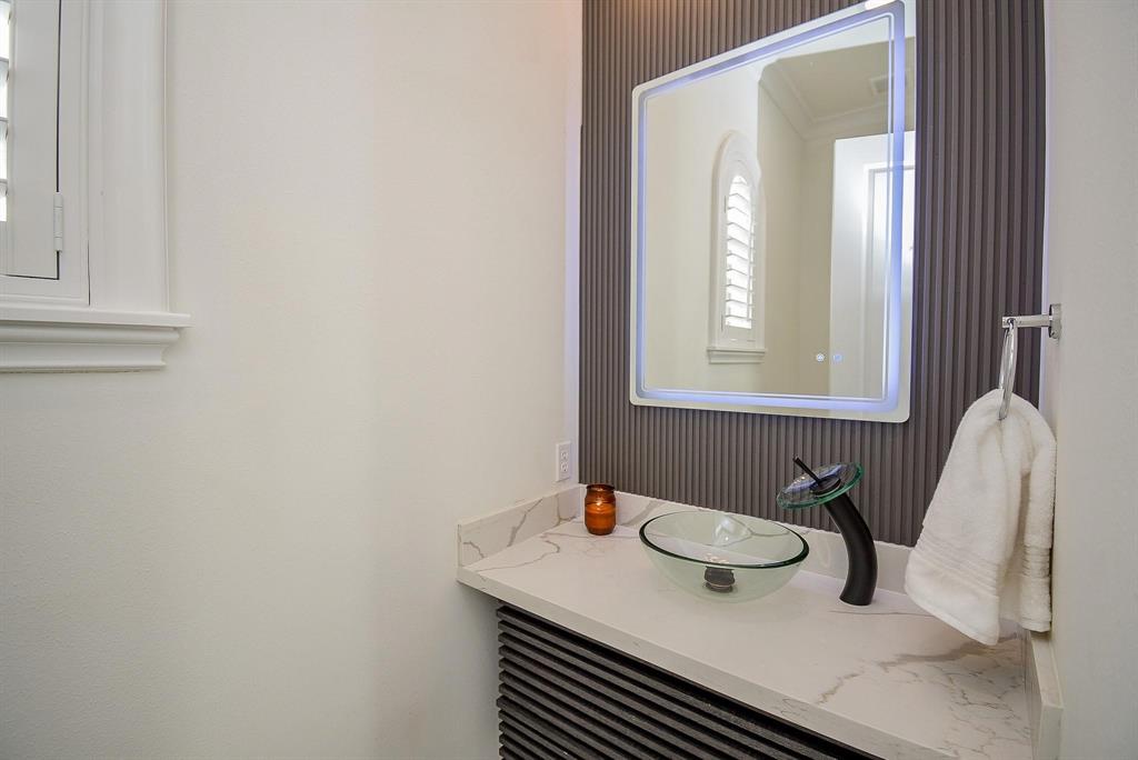 15307 Vista Creek Court, Sugar Land, Texas image 33