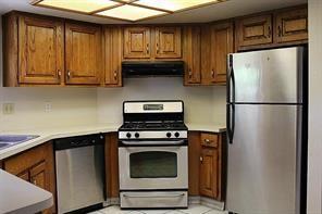 5122 Gladeside Drive, Katy, Texas image 5