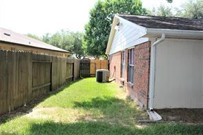 5122 Gladeside Drive, Katy, Texas image 13