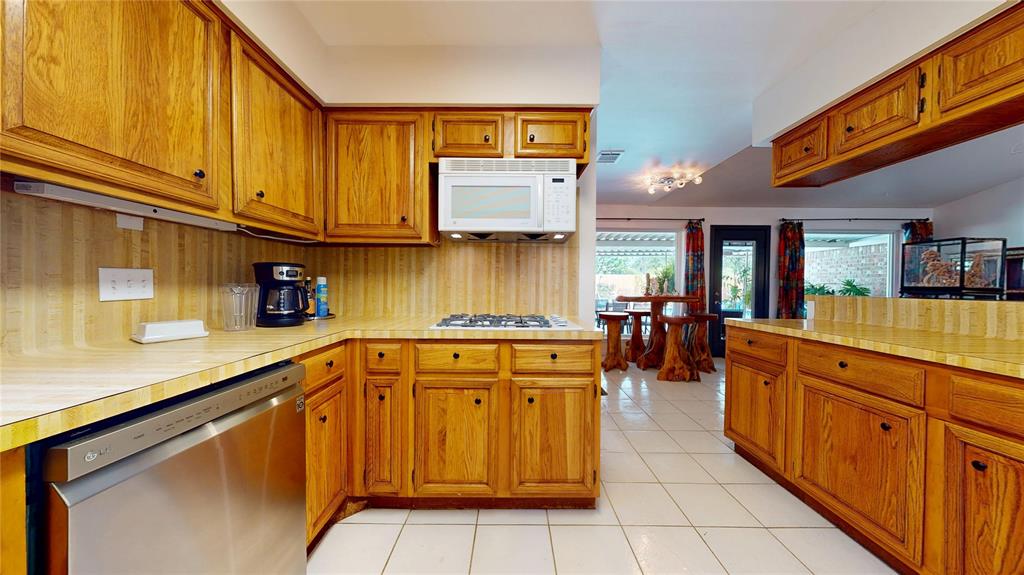 9607 Upwood Drive, Humble, Texas image 17