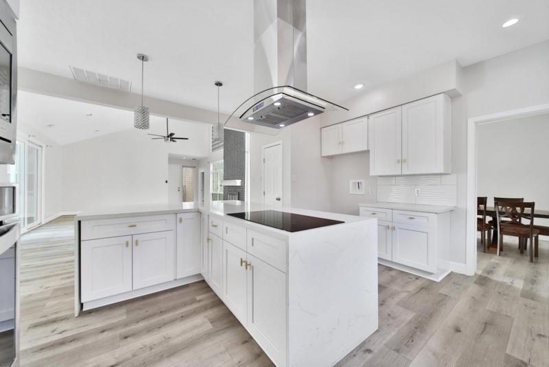 7607 Bankside Drive, Houston, Texas image 10