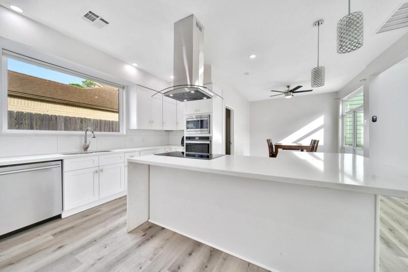 7607 Bankside Drive, Houston, Texas image 14