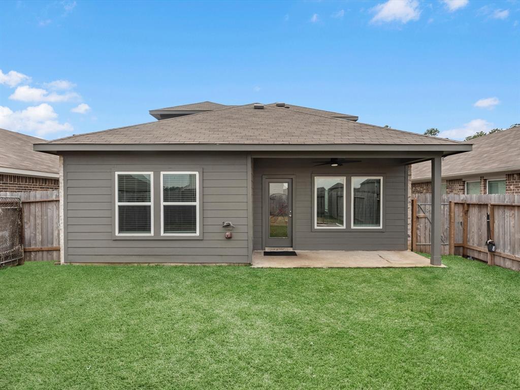 24026 Kentwood Springs Drive, Spring, Texas image 16