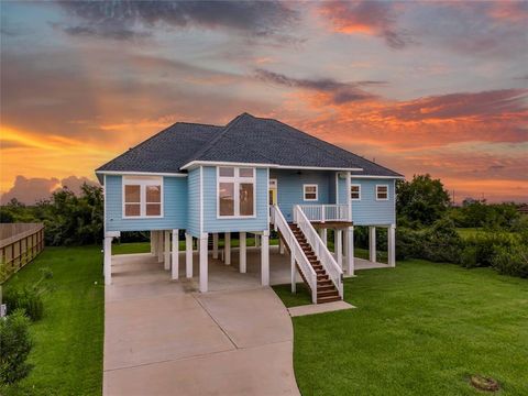 Photo of 218 Debbie Lane, San Leon, TX 77539 (MLS # 23973728)