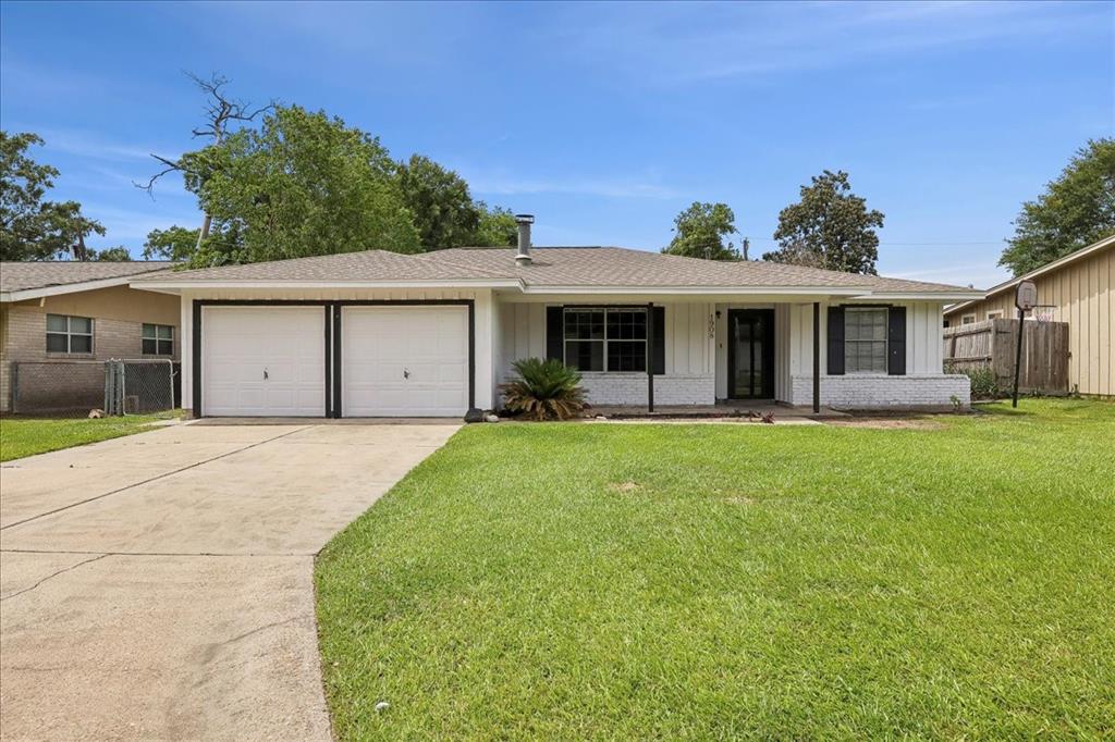 1908 Maple Ave, Orange, Texas image 1