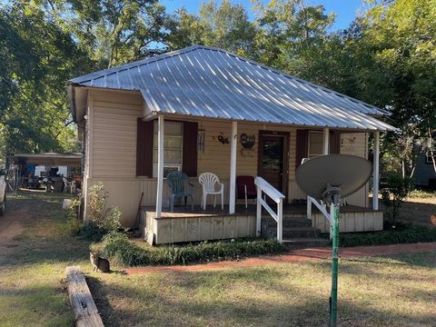 A home in Crockett