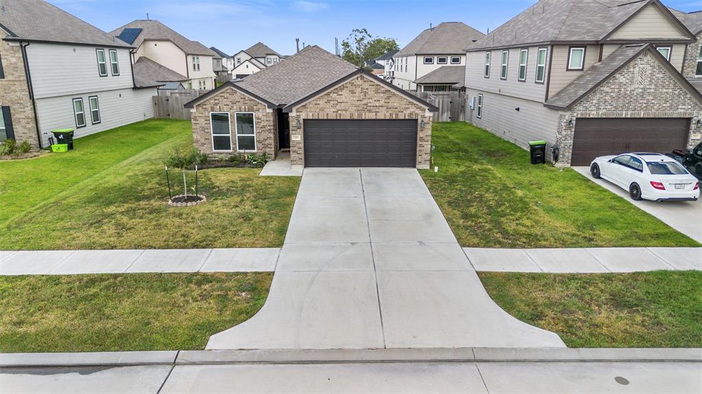 2906 Silverhorn Lane, Rosenberg, Texas image 2