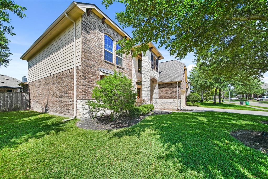 17203 Cascading Springs Lane, Humble, Texas image 2