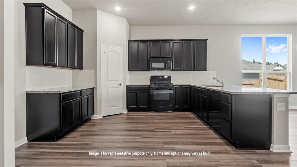156 Overhill Drive, Huntsville, Texas image 2