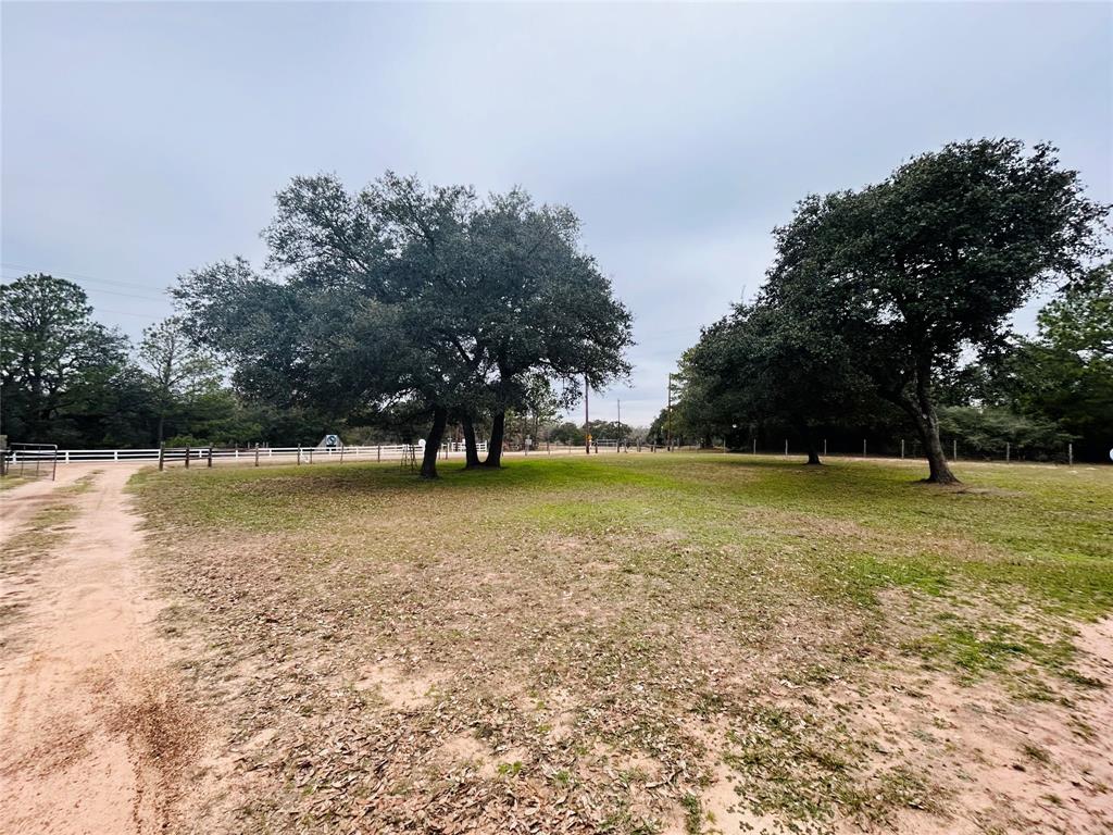 1390 Lake Sheridan Road, Sheridan, Texas image 3