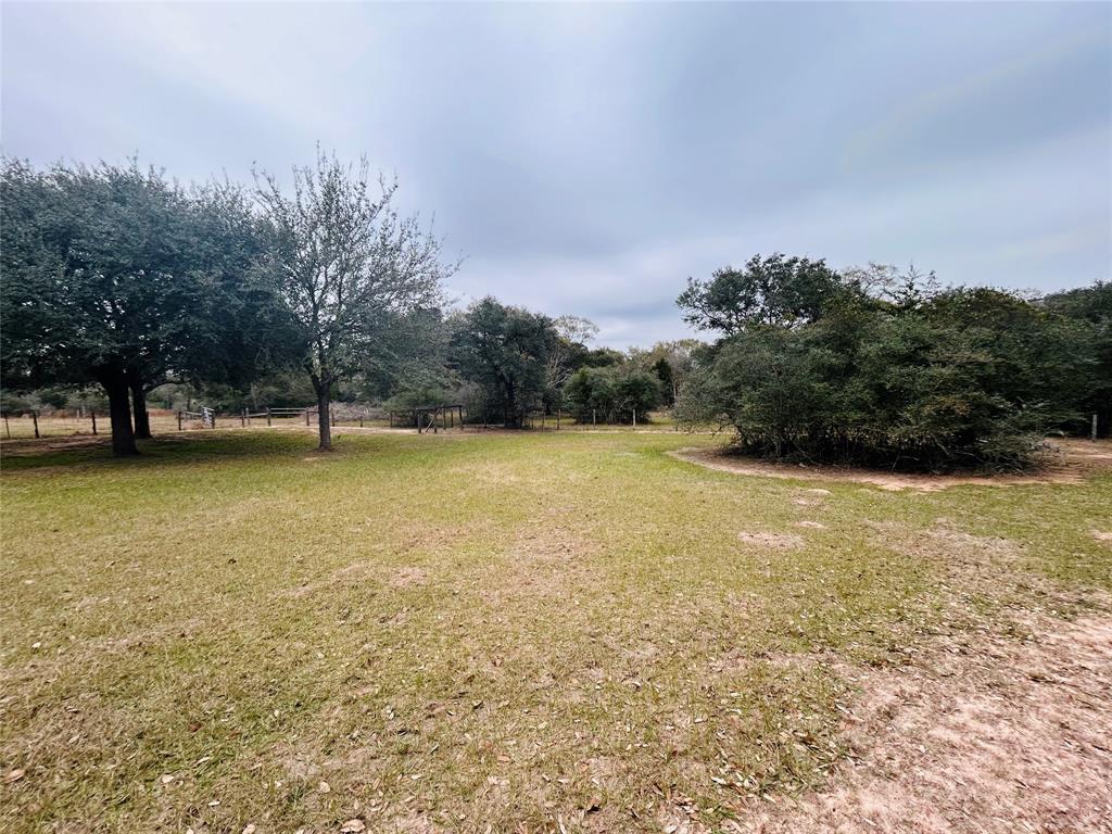 1390 Lake Sheridan Road, Sheridan, Texas image 11