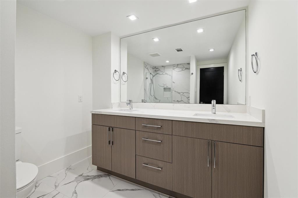49 Briar Hollow Lane #2104, Houston, Texas image 31