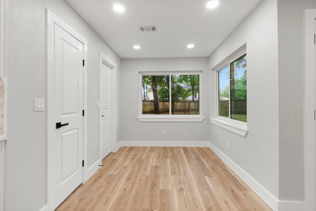 9 Indian Cedar Lane, The Woodlands, Texas image 14