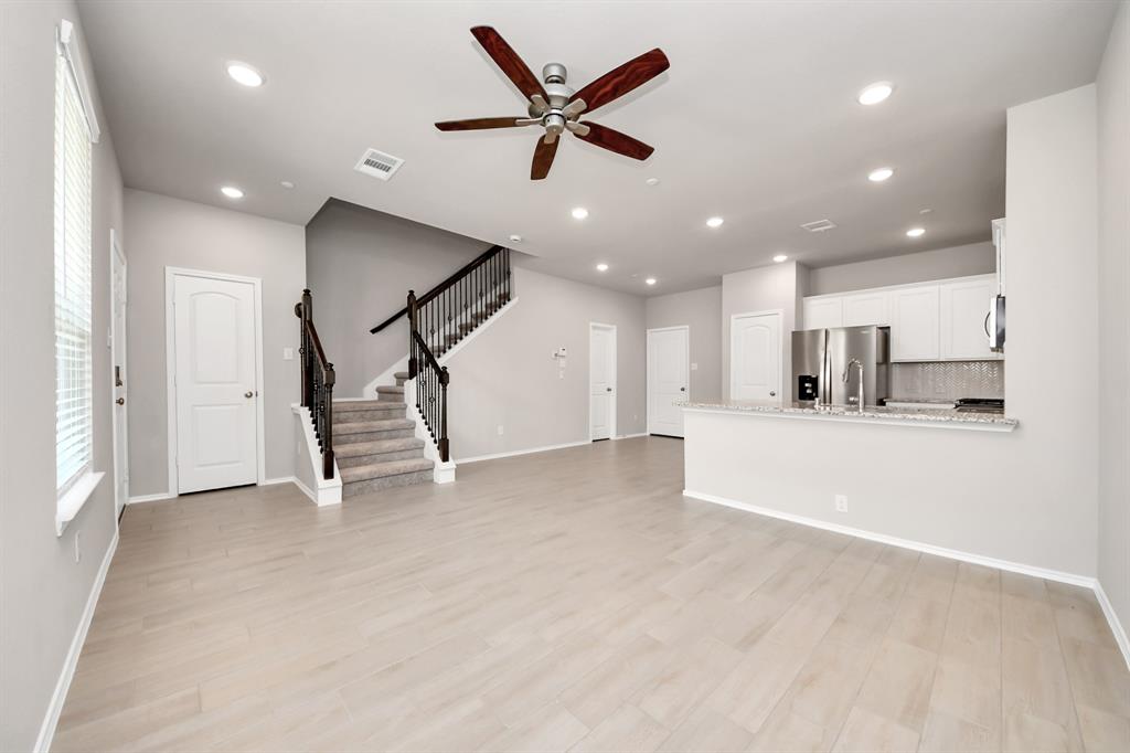 8010 Scanlan Oak, Missouri City, Texas image 4