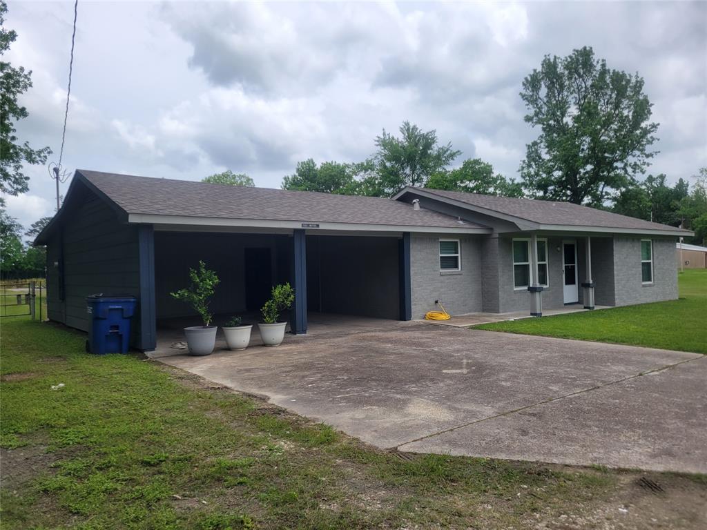 10182 Highway 146, Hardin, Texas image 1