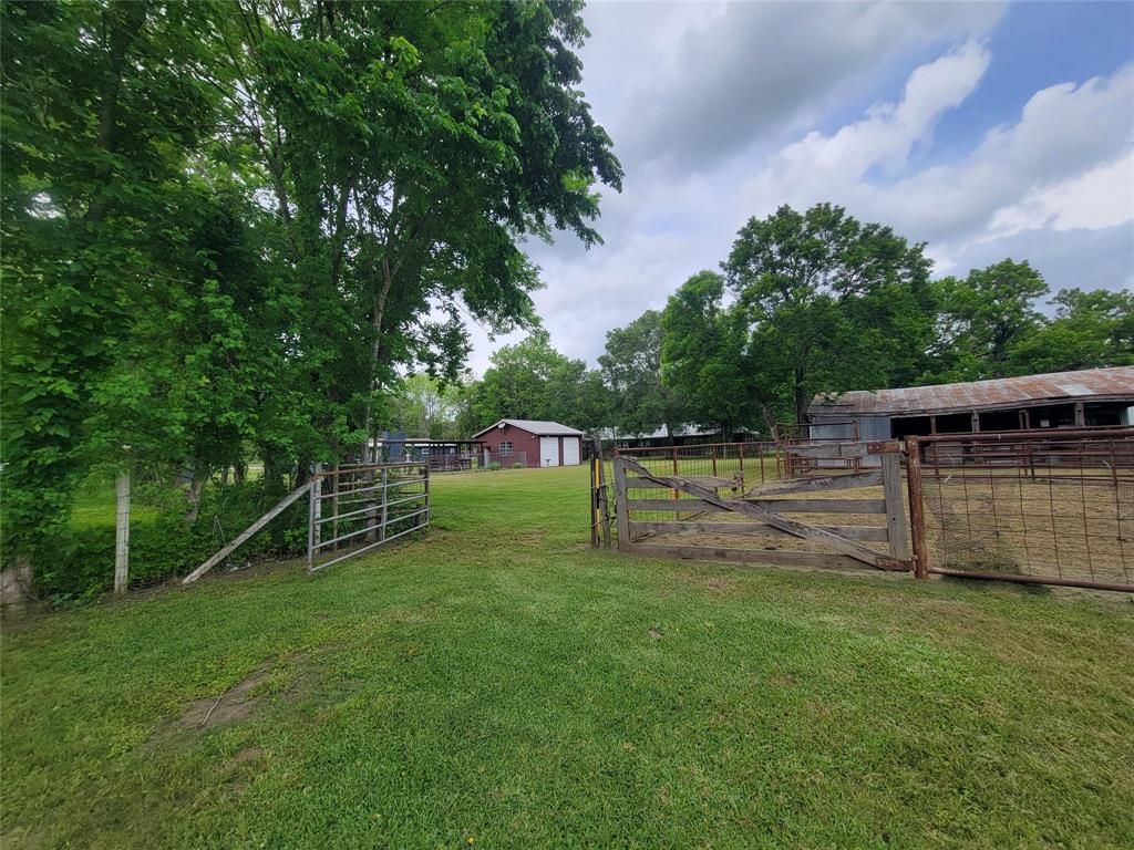 10182 Highway 146, Hardin, Texas image 18
