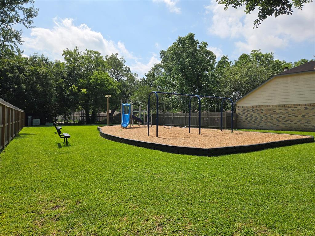 1210 Chelsea Lane, Pearland, Texas image 12
