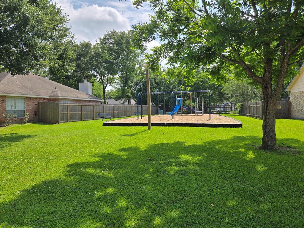 1210 Chelsea Lane, Pearland, Texas image 13