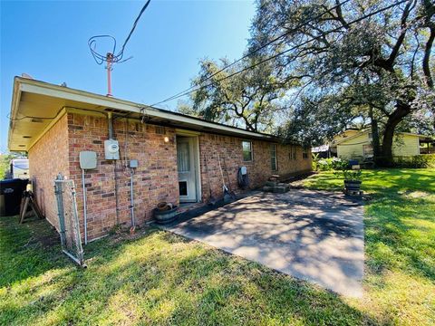 A home in Brazoria