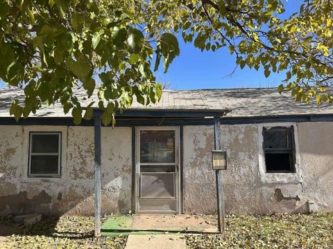 Photo of 1309 S Canyon Avenue, Lamesa, TX 79331 (MLS # 7993155)