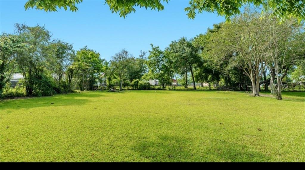 909 Cedar Drive Drive, La Marque, Texas image 2
