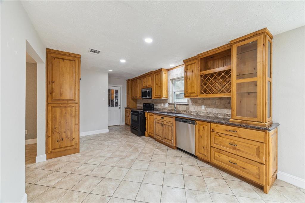 4010 Bluebonnet Trail