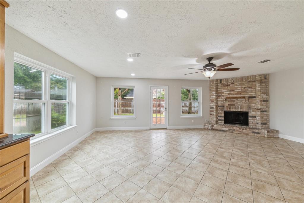 4010 Bluebonnet Trail, Deer Park, Texas image 6
